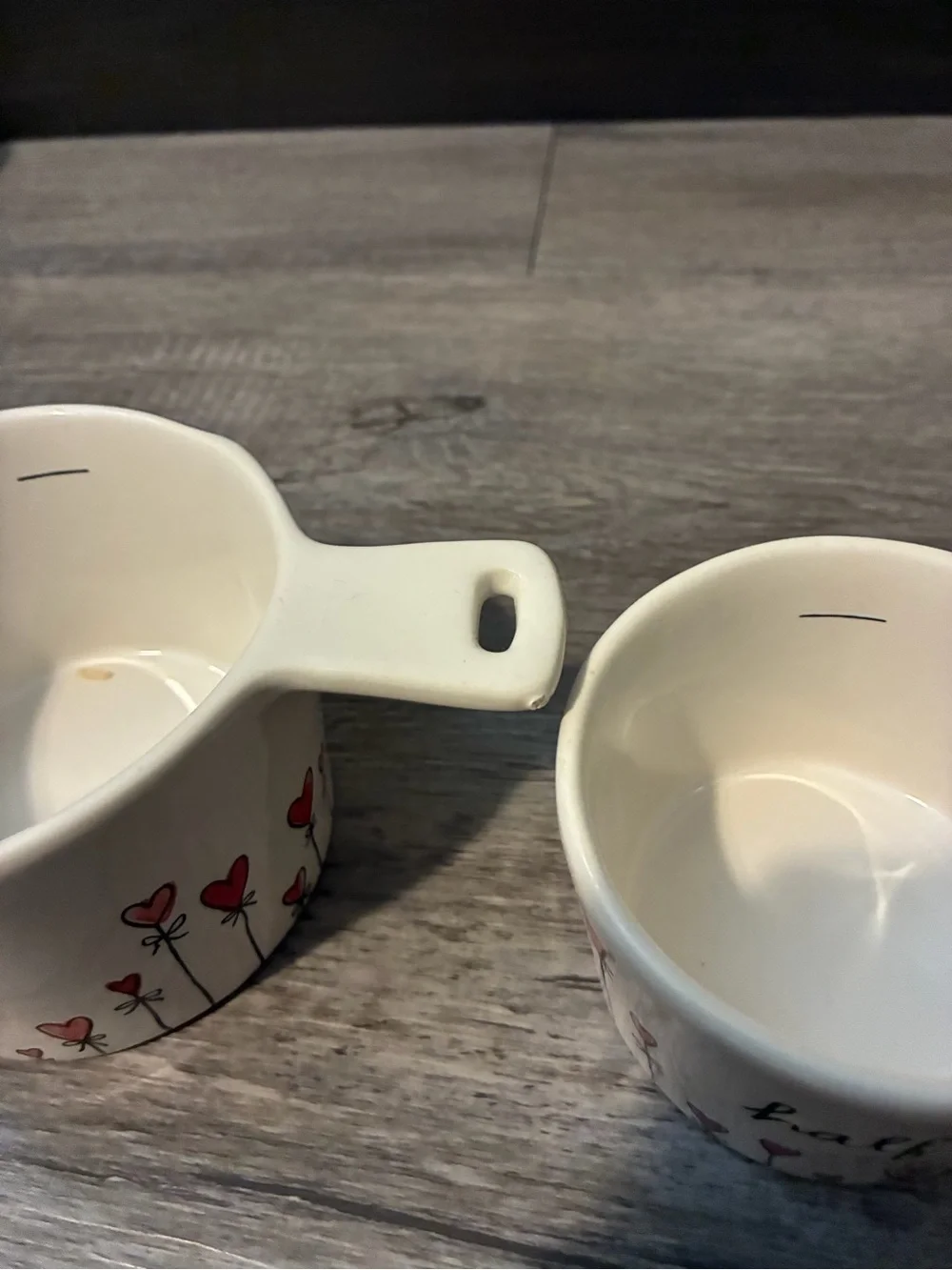 Rad Dunn heart measuring cups